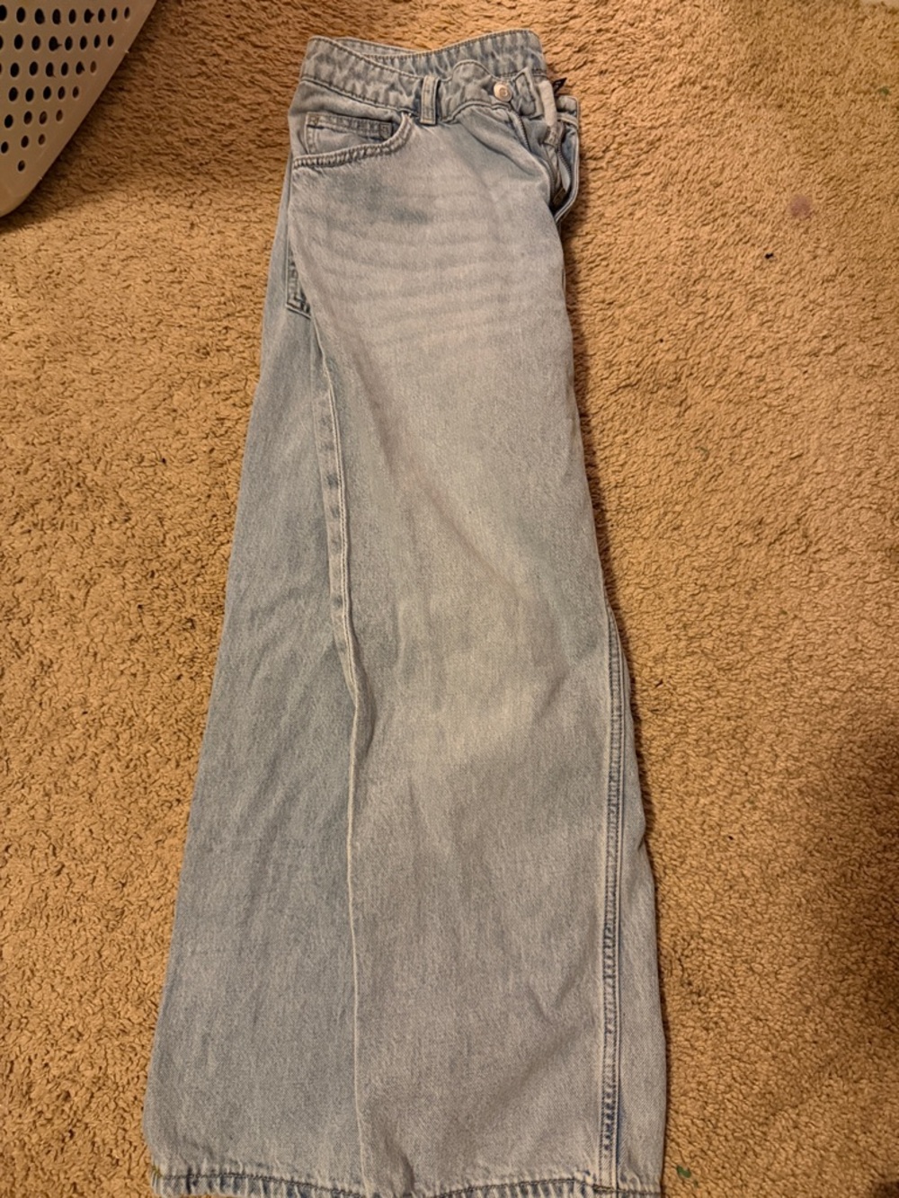 H&M Light Wash Wide-Leg Women’s Jeans